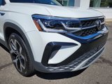 Certified 2022 Volkswagen Taos SEL image 3