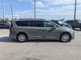 Used 2022 Chrysler Pacifica Touring-L image 4