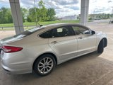 Used 2017 Ford Fusion SE w/ Fusion SE Technology Package image 4