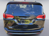 Used 2017 Chrysler Pacifica Limited image 5