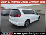 New 2025 Chrysler Pacifica Select image 4