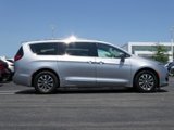 Used 2019 Chrysler Pacifica Touring-L Plus image 2