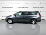 Used 2023 Chrysler Pacifica Touring-L image 4