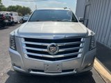 Used 2015 Cadillac Escalade Luxury image 2