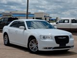 Used 2018 Chrysler 300 Touring L image 2