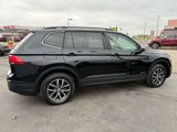 Used 2019 Volkswagen Tiguan SE w/ Panoramic Sunroof Package image 3