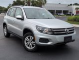 Used 2017 Volkswagen Tiguan S image 2