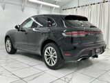 Certified 2024 Porsche Macan image 3