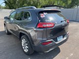 Used 2017 Jeep Cherokee Limited image 4
