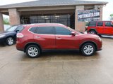 Used 2016 Nissan Rogue SV w/ SV Premium Package image 2