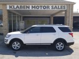Used 2017 Ford Explorer XLT image 2