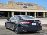 Used 2018 Toyota Camry SE image 4