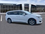 Used 2017 Chrysler Pacifica Touring-L Plus image 4