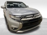 Used 2016 Mitsubishi Outlander SE image 2