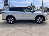 New 2025 Mitsubishi Outlander SE image 2