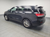 Used 2017 Kia Sorento LX w/ LX Convenience Package image 3