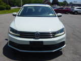 Used 2017 Volkswagen Jetta SE image 2