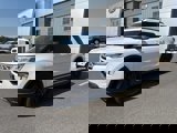 Used 2018 Ford Explorer XLT w/ Equipment Group 202A image 3
