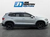 Used 2022 Volkswagen Taos SE image 2