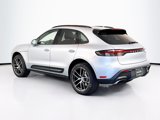 Certified 2024 Porsche Macan image 3
