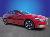 Used 2022 Hyundai Elantra SEL w/ Convenience + Premium Package image 3