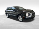 Used 2024 Mitsubishi Outlander ES image 2