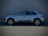Certified 2024 Porsche Macan image 2