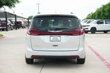 Used 2022 Chrysler Pacifica Touring-L image 4