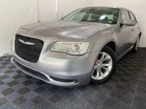 Used 2016 Chrysler 300 Limited image 3