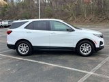 Certified 2022 Chevrolet Equinox LS w/ LS Convenience Package image 2