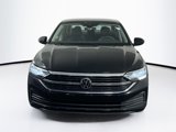 Used 2022 Volkswagen Jetta SE image 2