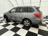 Used 2020 Nissan Pathfinder SL image 2
