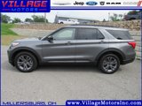 Used 2022 Ford Explorer XLT w/ Equipment Group 202A image 4