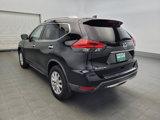 Used 2017 Nissan Rogue SV w/ SV Premium Package image 5