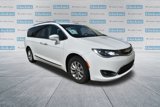 Used 2018 Chrysler Pacifica Touring-L image 3