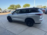 Used 2023 Mitsubishi Outlander SE image 3