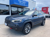 Used 2019 Jeep Cherokee Trailhawk image 2