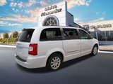 Used 2016 Chrysler Town & Country Touring image 3