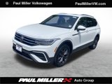 Used 2022 Volkswagen Tiguan SE image 1