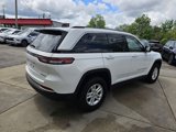 Used 2023 Jeep Grand Cherokee Laredo image 5