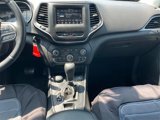 Certified 2019 Jeep Cherokee Latitude w/ Cold Weather Group image 4