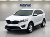 Used 2017 Kia Sorento LX w/ LX Convenience Package image 3
