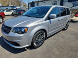 Used 2016 Dodge Grand Caravan SE image 2