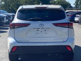 Used 2020 Toyota Highlander LE image 3