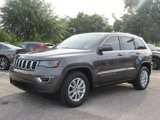 Used 2021 Jeep Grand Cherokee Laredo image 3