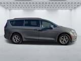 Used 2022 Chrysler Pacifica Limited image 2