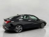 New 2025 Hyundai Elantra SEL image 2