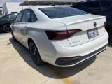 Used 2022 Volkswagen Jetta SE image 2