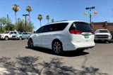 Used 2017 Chrysler Pacifica Limited image 3