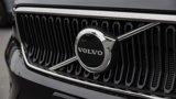 Used 2025 Volvo XC40 B5 Core image 3